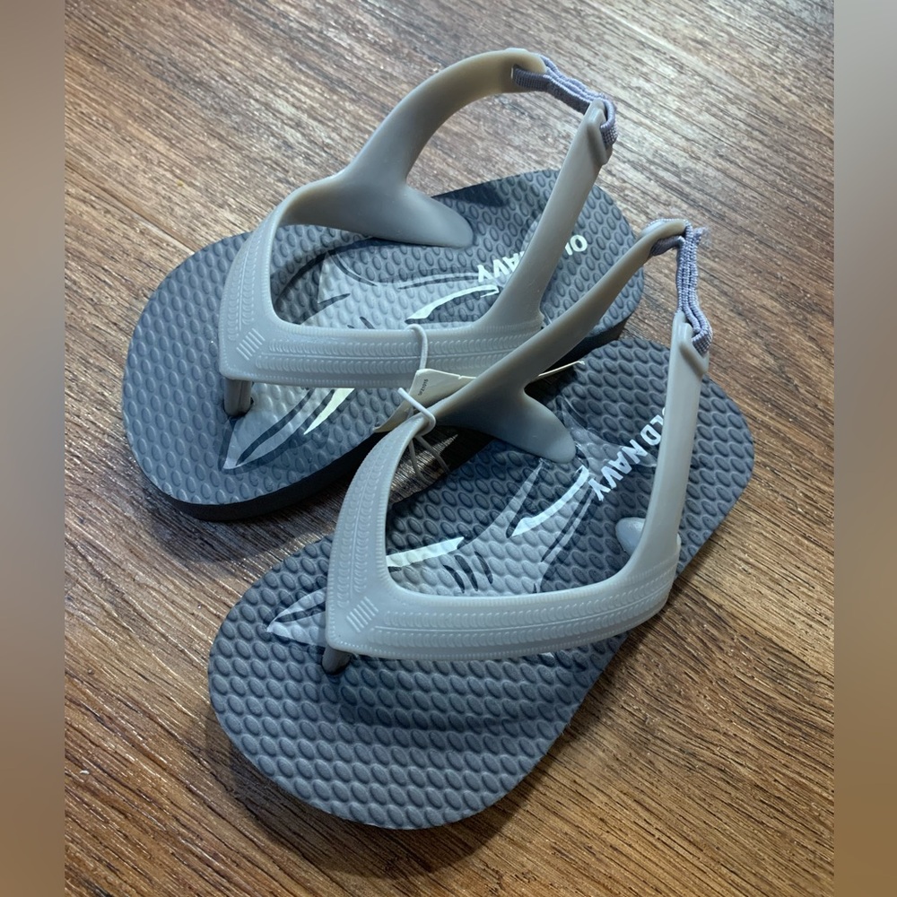 NWT Boys Old Navy Flip Flops